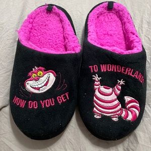 Disney store Cheshire Cat slippers size Ladies Med (7-8)